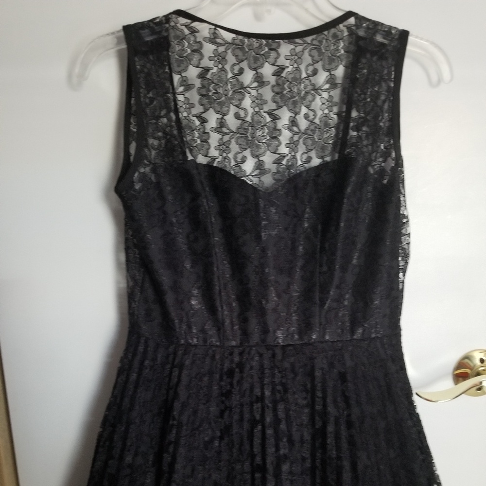 Dress - Picture 4 of 4